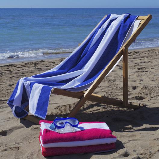Oferta de Toalla playa rayas azul royal por 9,95€ en 10xDIEZ