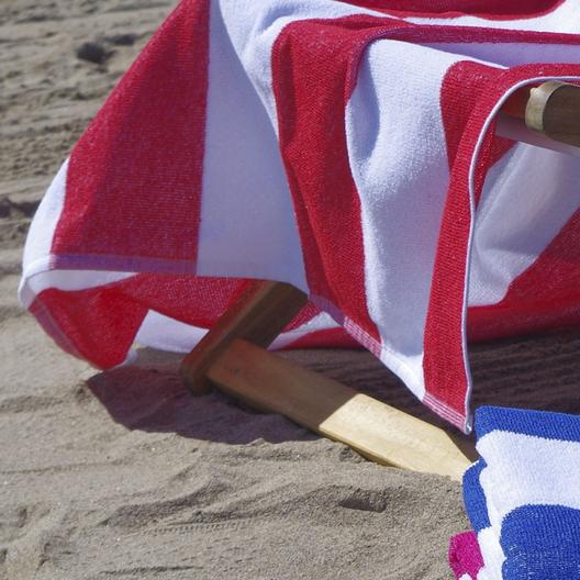 Oferta de Toalla playa rayas rojo algodon por 11,9€ en 10xDIEZ