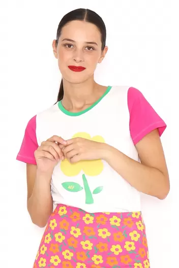 Oferta de CAMISETA FLOR AMARILLA por 23,28€ en Agatha Ruiz de la Prada