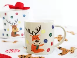 Oferta de Taza navideña - Ni las luces de navidad brillan tanto como tú por 9€ en Ale-Hop