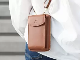 Oferta de Bolso para móvil vertical luna marrón por 9€ en Ale-Hop