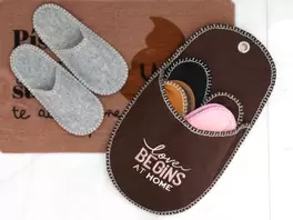 Oferta de Zapatilla invitados love begins at home por 10€ en Ale-Hop