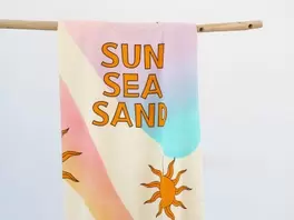 Oferta de Toalla Doble - Sun sea sand por 15€ en Ale-Hop