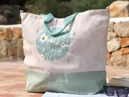 Oferta de Bolso de playa verde – Flower power por 12€ en Ale-Hop