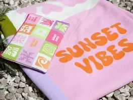 Oferta de Pack Toalla de Playa y Neceser - Sunny Days por 20€ en Ale-Hop