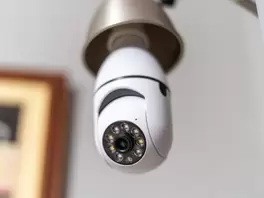 Oferta de Cámara de vigilancia para aplique de bombilla por 7€ en Ale-Hop
