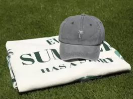 Oferta de Pack Toalla de Playa y Gorra - Summer por 21€ en Ale-Hop