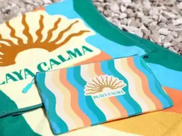 Oferta de Pack Toalla de Playa y Neceser - Playa Calma por 20€ en Ale-Hop