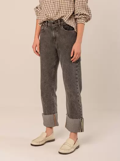 Oferta de PANTALÓN DENIM VUELTO por 99,9€ en Indi & Cold