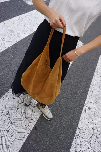 Oferta de BOLSO TOTE SERRAJE por 89,9€ en Indi & Cold