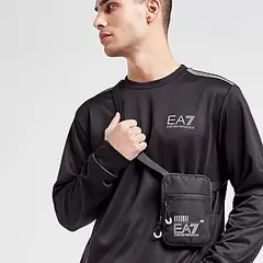 Oferta de Emporio Armani EA7 bandolera Train Mini por 24€ en JD Sports