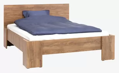 Oferta de Estructura cama VEDDE 150x190 roble salvaje con somier por 175€ en JYSK