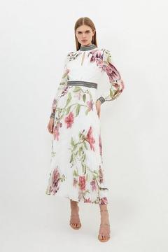 Oferta de Diamante Trim Delicate Floral Woven Maxi Dress por 290,5€ en Karen Millen