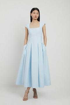 Oferta de Petite Clean Tailored Square Neck Full Skirted Midi Dress por 223,5€ en Karen Millen