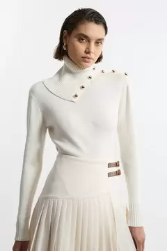 Oferta de Viscose Blend Military Trim Envelope Neck Knit Jumper por 155€ en Karen Millen