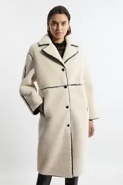 Oferta de Faux Fur Pu Trim Longline Coat por 259€ en Karen Millen