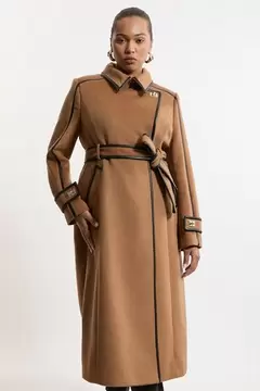 Oferta de Plus Size Wool Blend Pu Trim Belted Tailored Double Breasted Coat por 498€ en Karen Millen