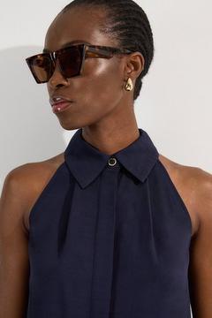 Oferta de Premium Viscose Linen Halter Collared Woven Sleeveless Shirt por 71,4€ en Karen Millen