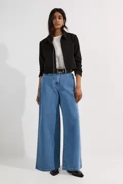 Oferta de Denim Soft Wash Relaxed Straight Leg Jean por 77,4€ en Karen Millen