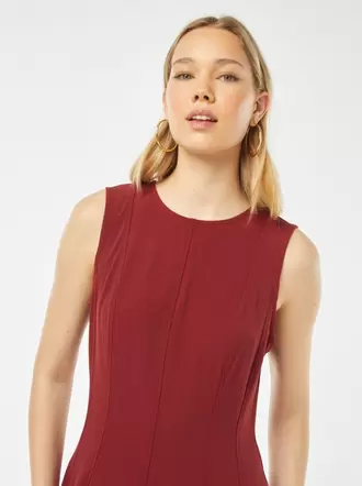 Oferta de Vestido largo corte skater sin mangas por 25€ en Kiabi
