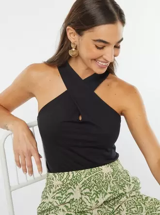 Oferta de Camiseta de tirantes cruzada por 12€ en Kiabi