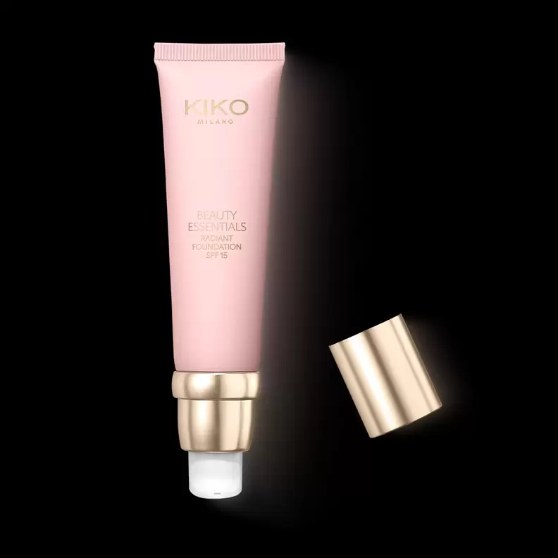 Oferta de Beauty Essentials Radiant Foundation Spf 15 por 18,99€ en KIKO MILANO