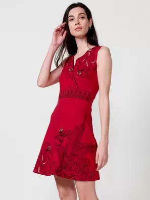 Oferta de Vestido corto elástico con escote pico cruzado para mujer color rojo por 59,99€ en Koröshi