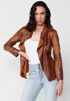 Oferta de Chaqueta de manga larga con efecto piel Con solapas delanteras abiertas y holgadas color Marrón para Mujer por 49,99€ en Koröshi