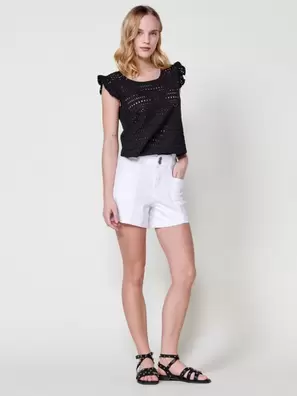 Oferta de Camiseta de manga corta con cuello redondo y frontal con mangas volante y tejido bordado inglés con espalda y tejido estructura flamé con placa metálica con logo Koröshi para mujer de color negro por 35,99€ en Koröshi