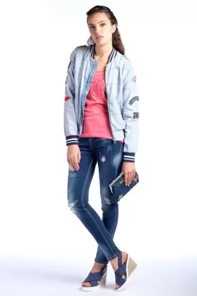 Oferta de Chaqueta denim para mujer color Azul claro por 54,99€ en Koröshi