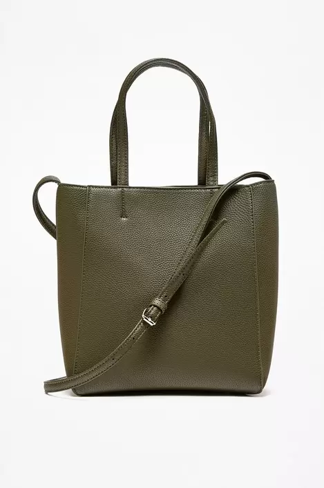 Oferta de Bolso mini shopper textura por 12,99€ en Lefties