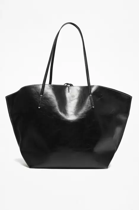 Oferta de Bolso shopper textura por 25,99€ en Lefties