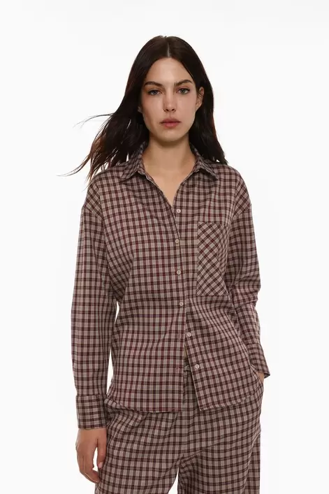 Oferta de Camisa cuadros bolsillo por 15,99€ en Lefties