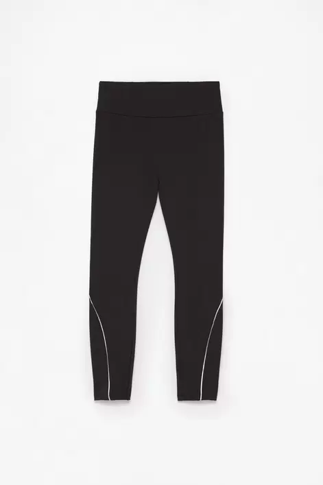 Oferta de Legging deportivo reflectante por 12,99€ en Lefties