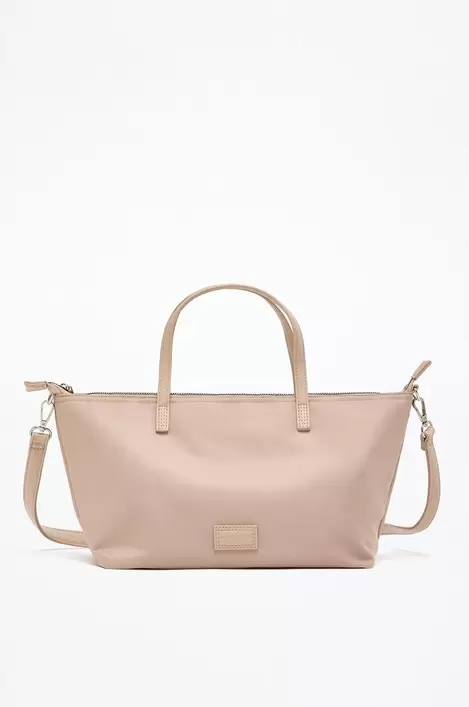 Oferta de Bolso shopper pequeño nailon por 9,99€ en Lefties