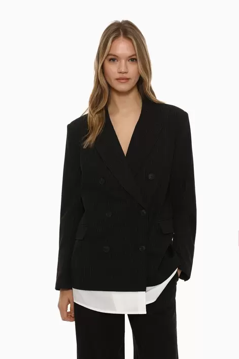 Oferta de Blazer bajo camisero por 29,99€ en Lefties