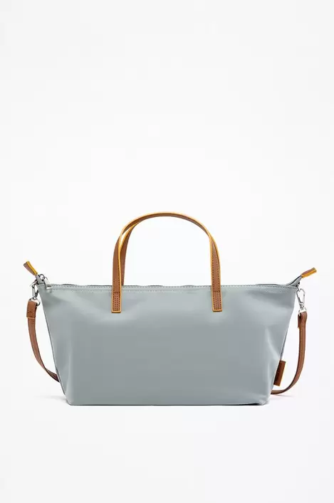 Oferta de Bolso shopper pequeño efecto suave por 12,99€ en Lefties