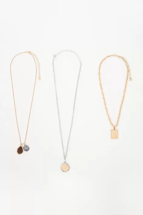 Oferta de Pack 3 collares charms por 5,99€ en Lefties