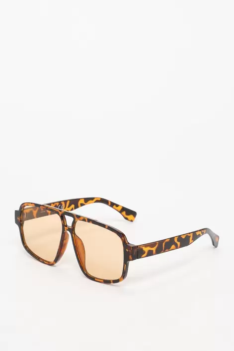 Oferta de Gafas aviador efecto carey por 6,99€ en Lefties