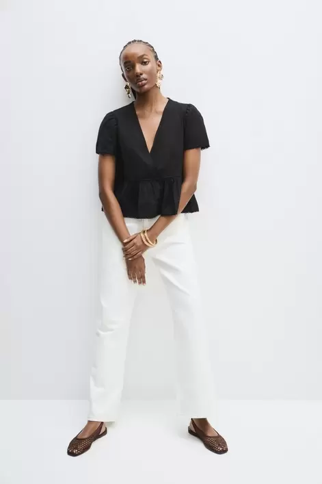 Oferta de Blusa rústica encaje por 12,99€ en Lefties