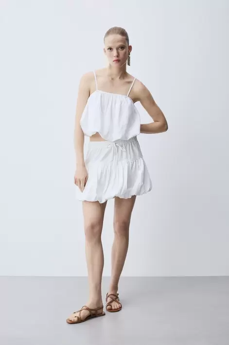 Oferta de Falda denim globo por 15,99€ en Lefties