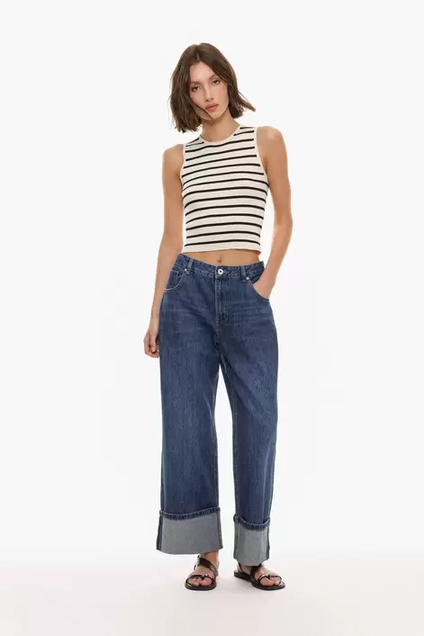 Oferta de Jeans wide fold up por 22,99€ en Lefties