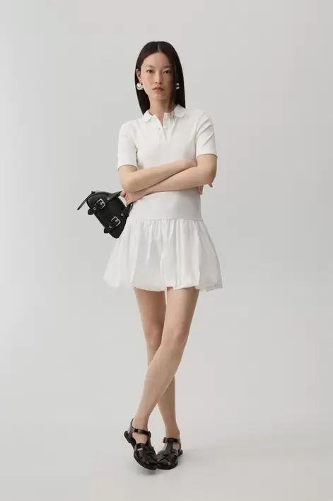 Oferta de Vestido falda globo por 19,99€ en Lefties