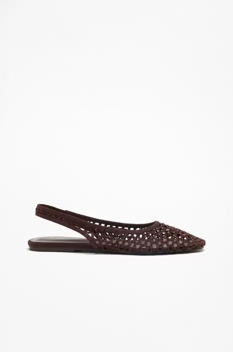 Oferta de Bailarina destalonada crochet por 22,99€ en Lefties