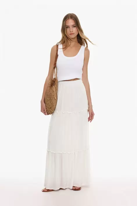 Oferta de Falda midi vuelo por 15,99€ en Lefties
