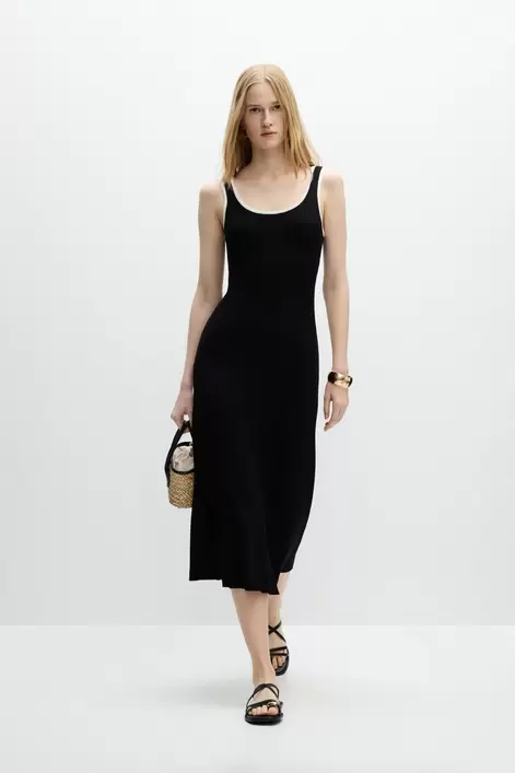 Oferta de Vestido midi contraste por 17,99€ en Lefties