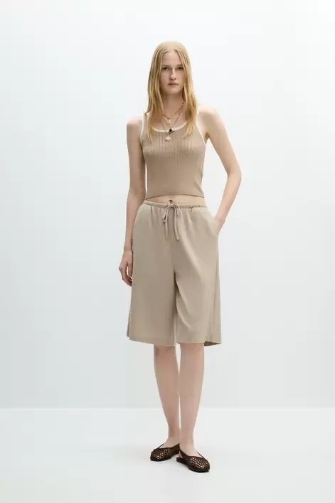 Oferta de Top punto contraste por 9,99€ en Lefties
