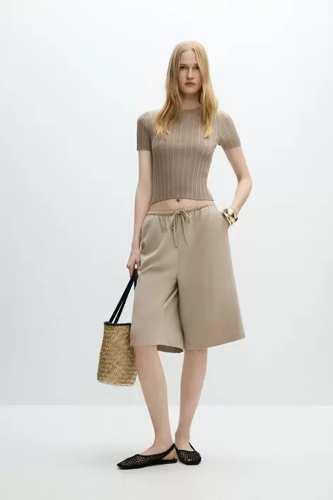 Oferta de Top canalé por 9,99€ en Lefties