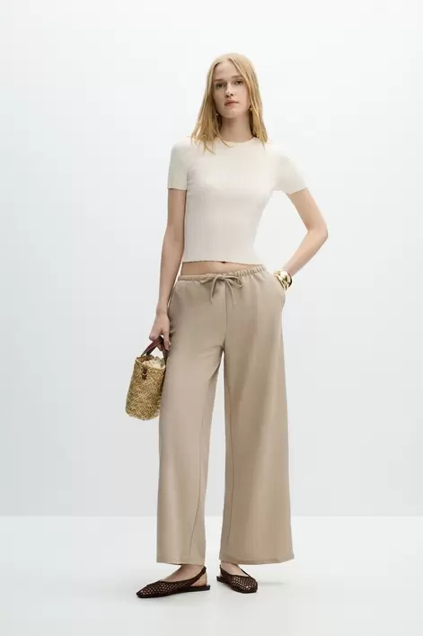 Oferta de Top canalé por 9,99€ en Lefties