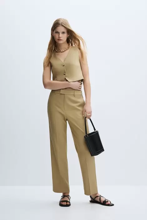 Oferta de Pantalón vestir básico por 15,99€ en Lefties